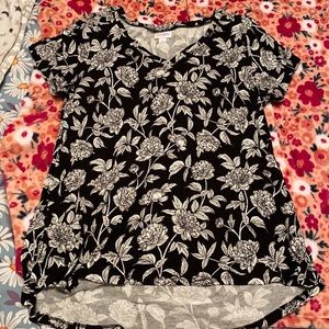 Women’s v neck tee